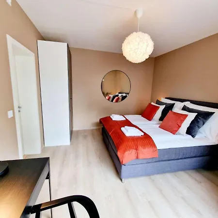 Modern & Spacious 3-bedroom, Central, Parking Apartment